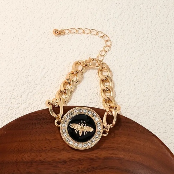 Elegant Designer Luxury Rhinestone Bracelet - NEW - Picture 5 of 6